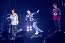 ジャンプウェーブを起こそうと走り出すリクヲ（アバンティーズ / 中央）。（撮影：後藤壮太郎）