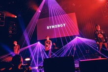 アバンティーズのライブの様子。（撮影：後藤壮太郎）