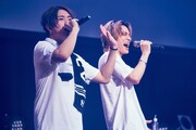 そらちぃ(アバンティーズ / 左)とSKY-HI(右)。(撮影:後藤壮太郎)