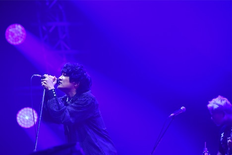 石崎ひゅーい (c)テレビ朝日ドリームフェスティバル2021 / 写真:岸田哲平