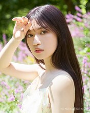 寺田蘭世（乃木坂46）1st写真集「なぜ、忘れられないんだろう？」楽天ブックス限定版表紙