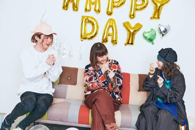 左からりょう子、土岐麻子、大貫亜美。