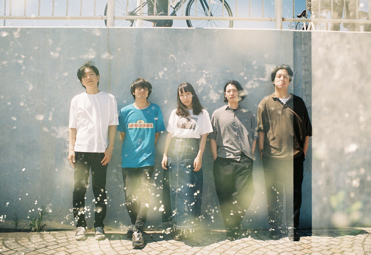 エイプリルブルーが新音源の収録曲「シーサイド」配信、架空の映画のクライマックス描く