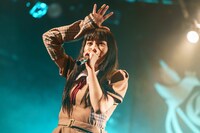 「CHICKEN BLOW THE IDOL-Début Live『透 き 間 風』」の様子。