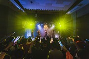 「CHICKEN BLOW THE IDOL-Début Live『透 き 間 風』」の様子。