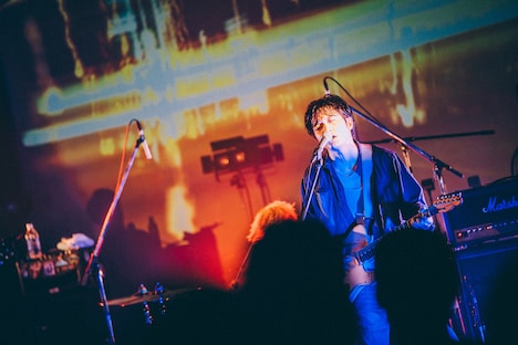 清水英介（Vo, G）（Photo by Kazuma Kobayashi）