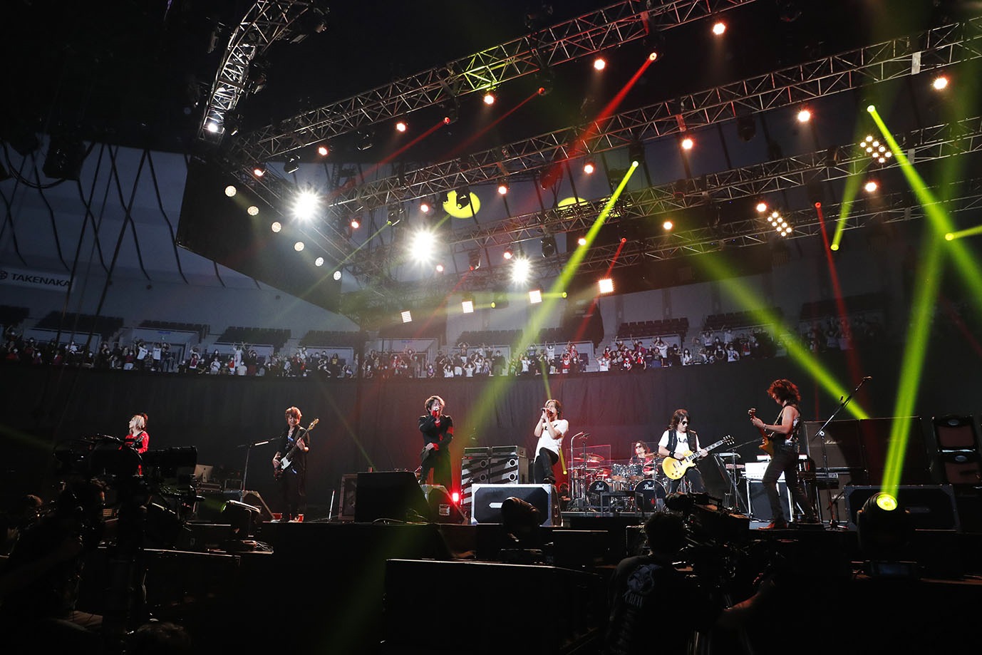 「B'z presents UNITE #01」神奈川・横浜アリーナ公演の様子。