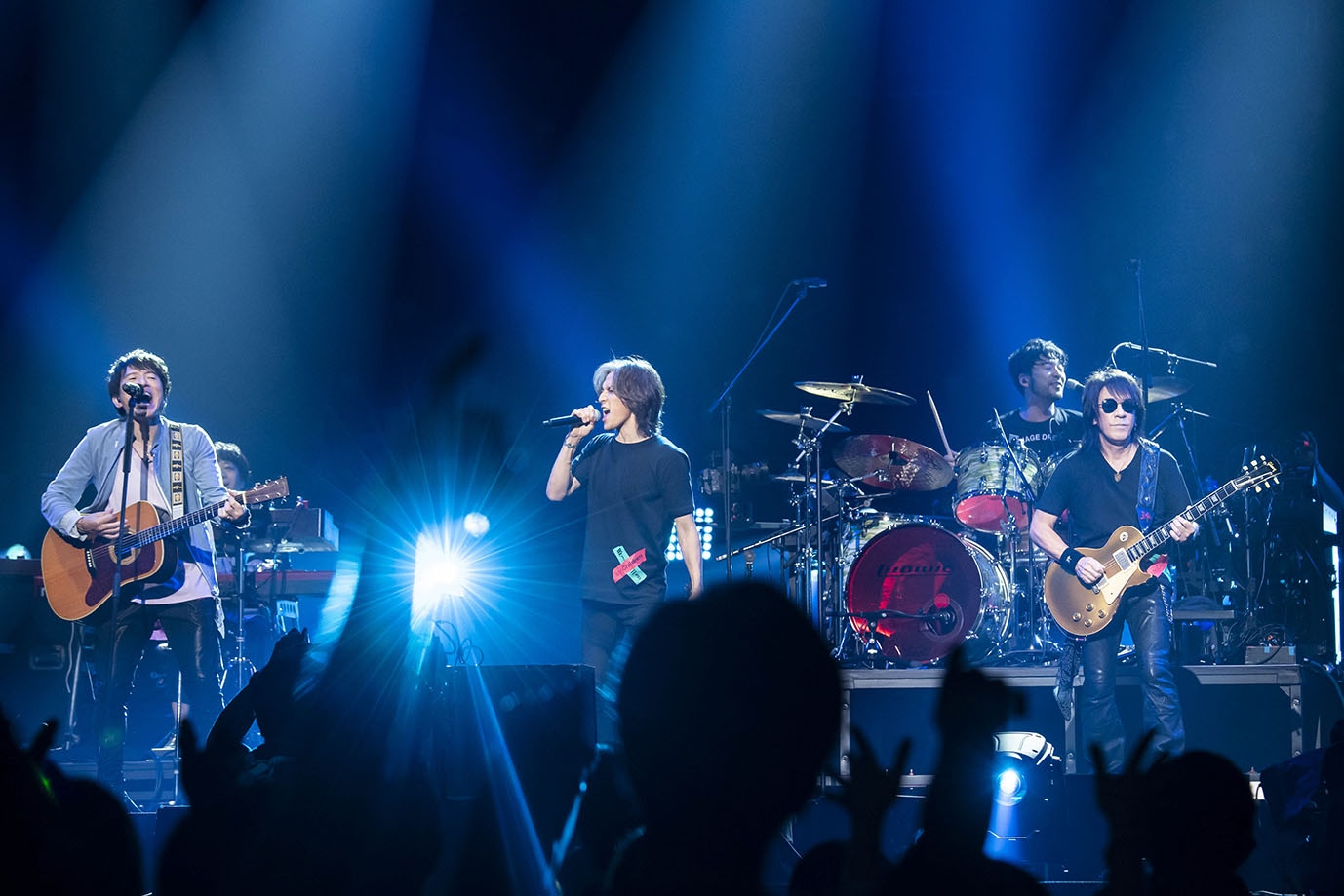 「B'z presents UNITE #01」大阪・大阪城ホール公演の様子。