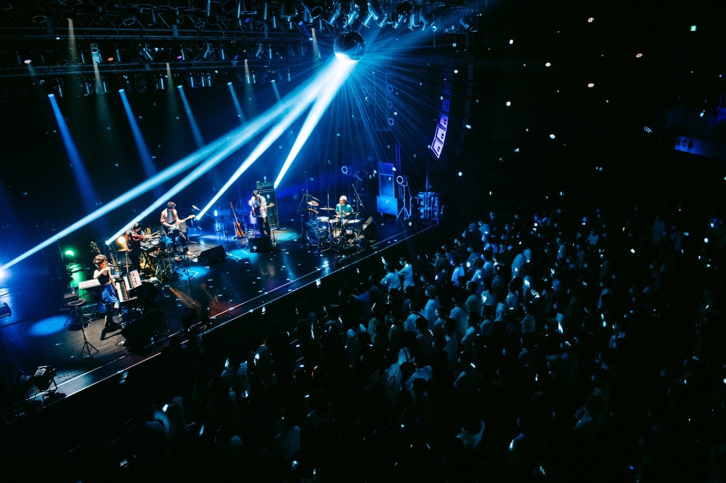 CRCK/LCKSワンマンライブ「Rise in the East」の様子。