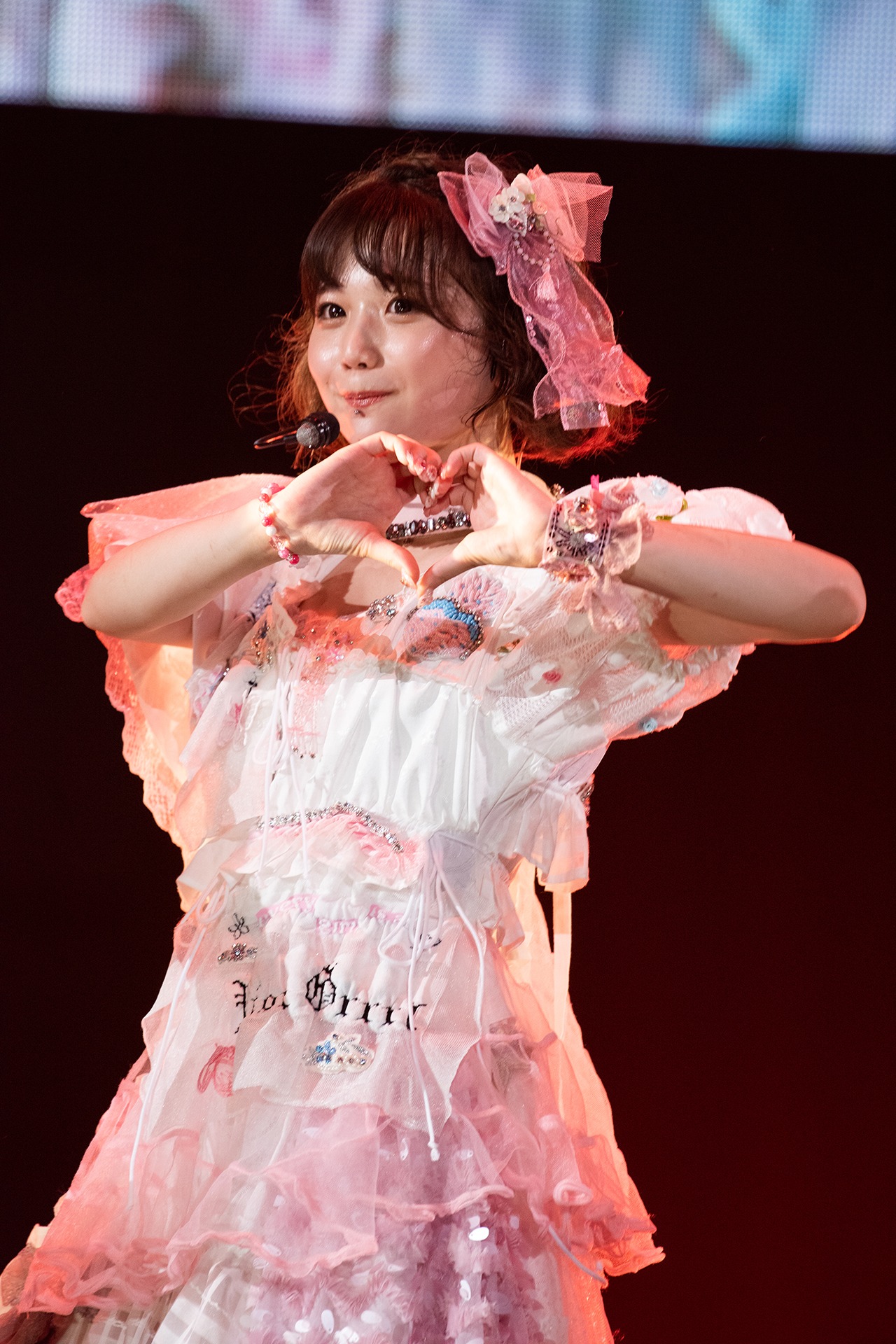 小山ひな