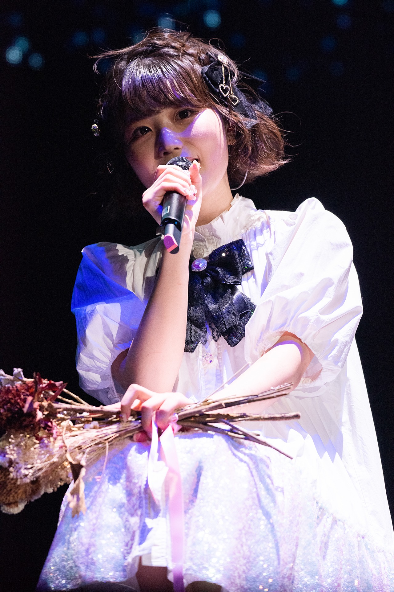 小山ひな