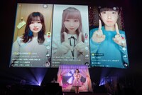 舁夫のTikTokダンスと一緒にパフォーマンスする小山ひな。