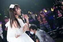 アリーナを駆ける羽島みき。