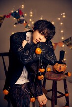 「ちゃお」11月号の松村北斗（SixTONES）。（撮影：五十嵐勇生）