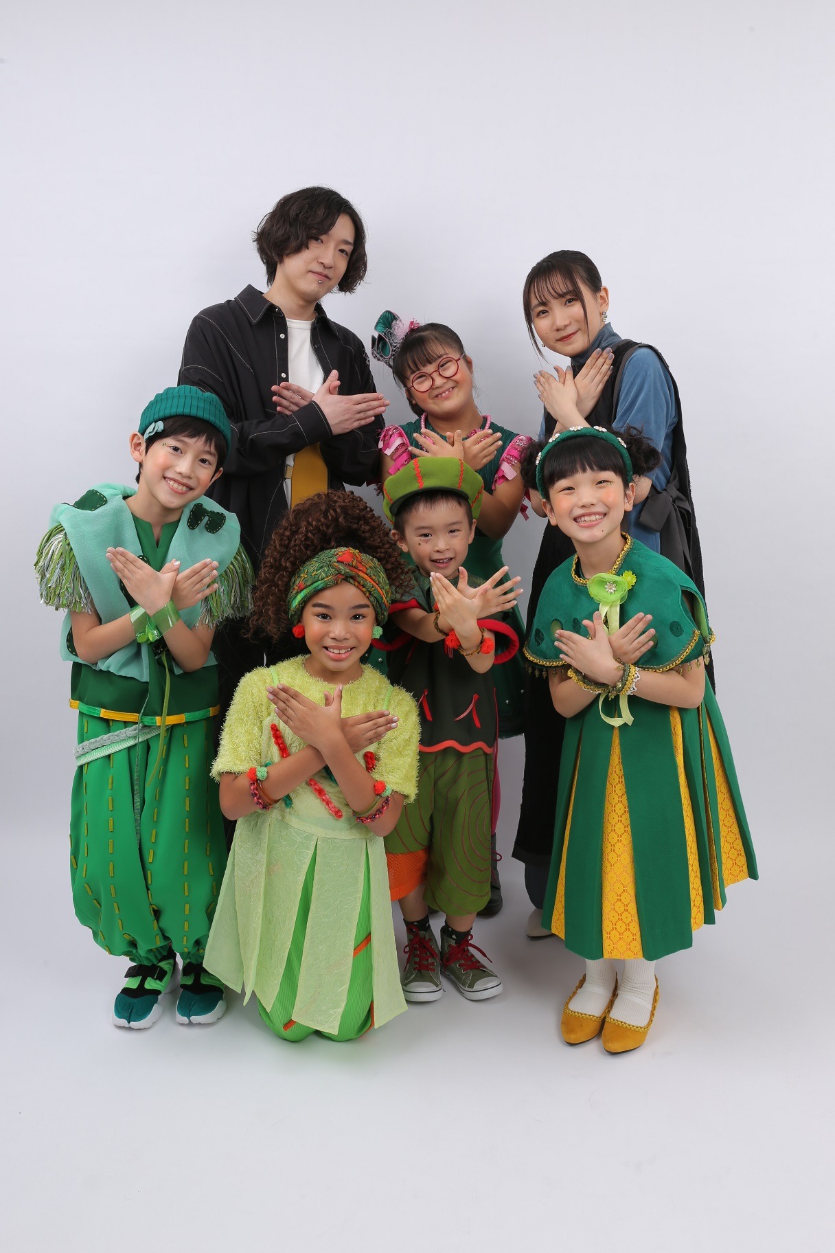 YOASOBIとミドリーズ。