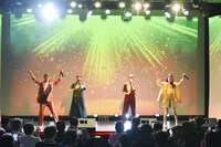 et-アンド-「Monthly LIVE 2021『RGB』」の様子。