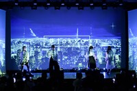 et-アンド-「Monthly LIVE 2021『RGB』」の様子。