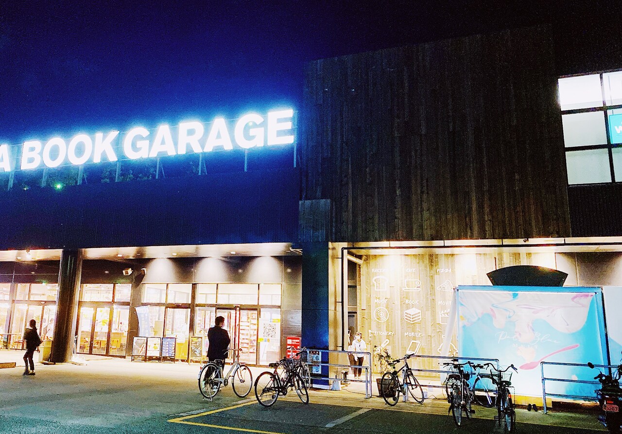 福岡・TSUTAYA BOOK GARAGE 福岡志免で行われた「Pale Blue Melt」の様子。