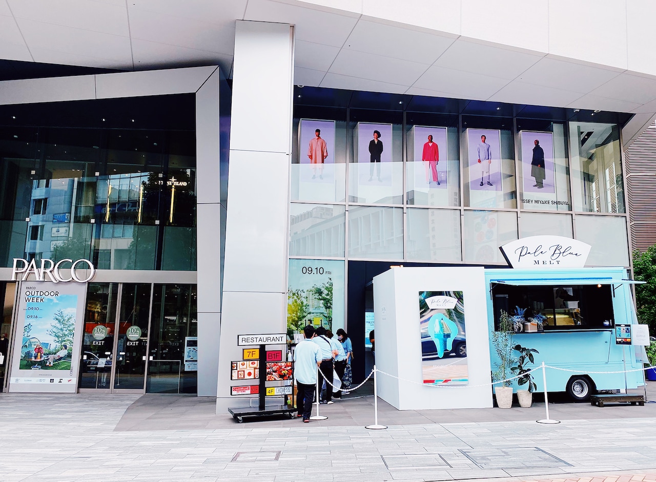東京・渋谷PARCOで行われた「Pale Blue Melt」の様子。