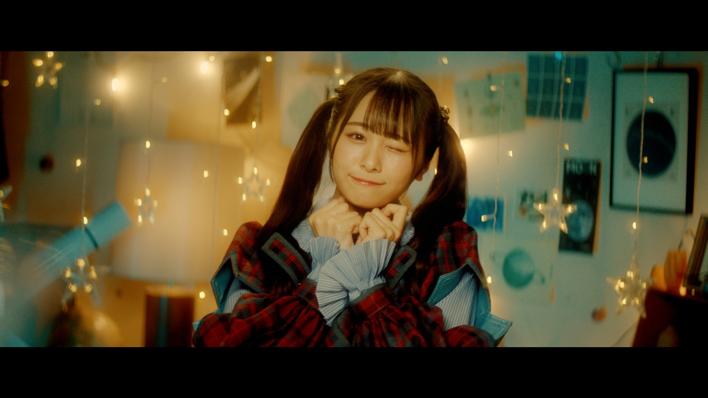 ≠ME「まほろばアスタリスク」ミュージックビデオより。 (c)YOANI/KING RECORDS