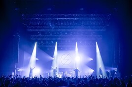 自由な心を持って楽しんで！SCANDALの対バンツアー、CHAIとのツーマンで開幕