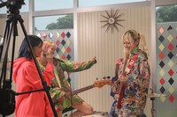 SCANDAL「one more time」ミュージックビデオ撮影のオフショット。