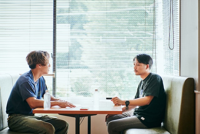 左からRIKU、SAMU。