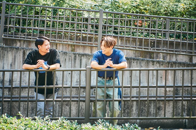 左からSAM、RIKU。