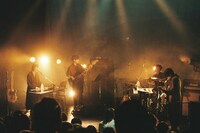 揺らぎ「While My Waves Wonder」ライブ映像のサムネイル。