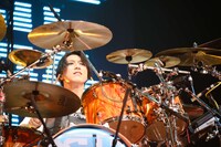 SATOち（Dr）（Photo by Susie）