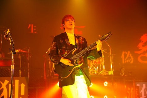 ミヤ(G)(Photo by Susie)