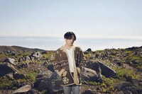 人気画像4位は「登坂広臣=ØMI、BTS・SUGAプロデュース曲が世界各国で1位に『僕の力は微々たる物』」より、ØMI。