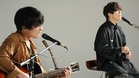 左から斎藤宏介（UNISON SQUARE GARDEN、XIIX）、片岡健太（sumika）。
