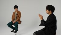 左から斎藤宏介（UNISON SQUARE GARDEN、XIIX）、片岡健太（sumika）。