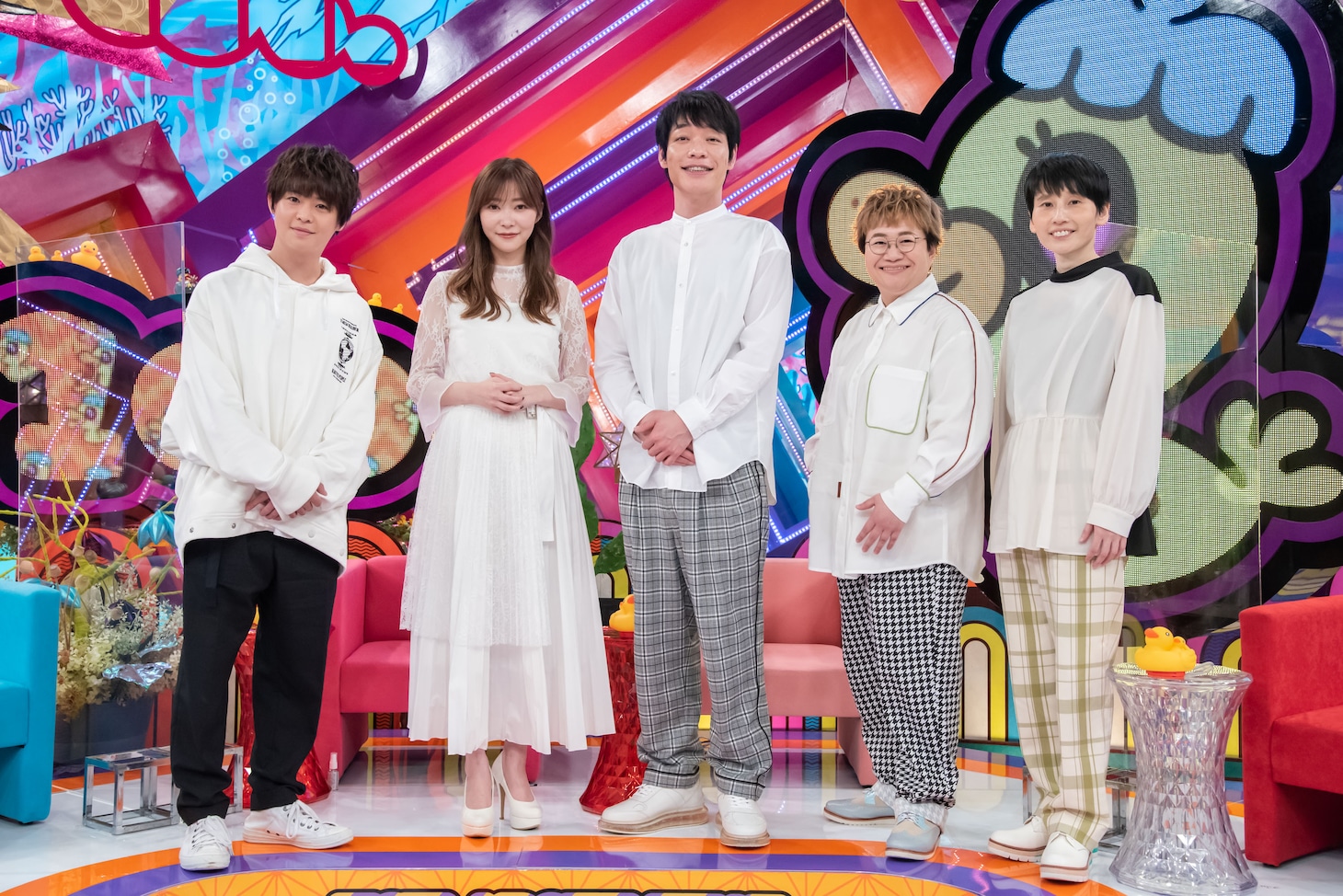 左から有岡大貴（Hey! Say! JUMP）、指原莉乃、川島明（麒麟）、ハリセンボン。(c)MBS