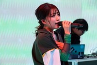 宮川愛李「月がよくみえる」の模様。（撮影：達川範一）