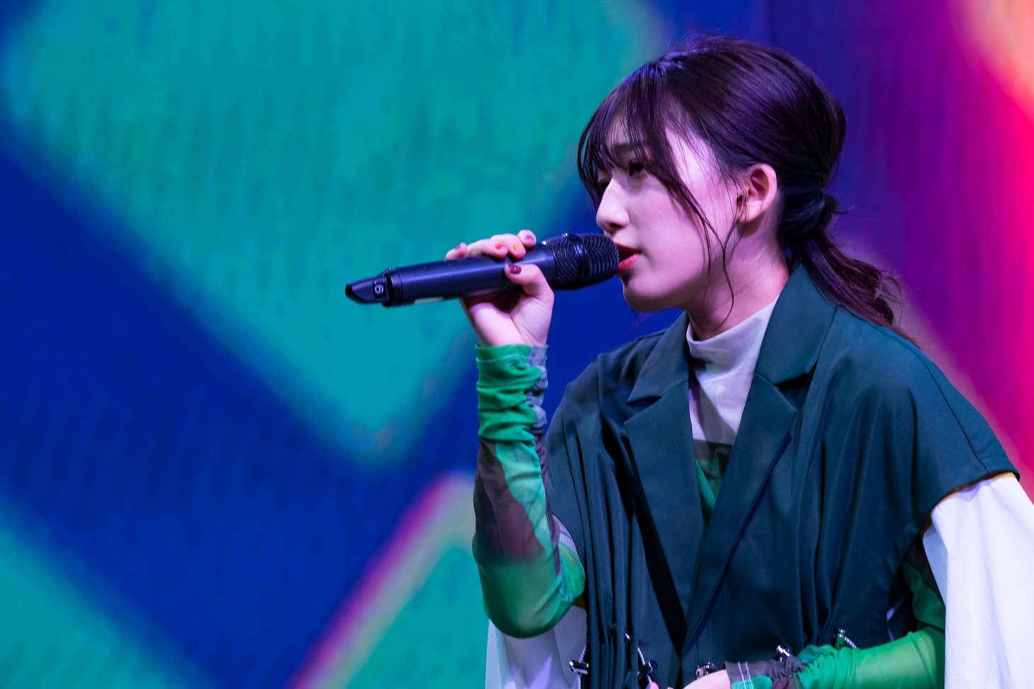 宮川愛李「月がよくみえる」の模様。（撮影：達川範一）