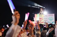 トロッコに乗る大谷映美里。(c)YOANI