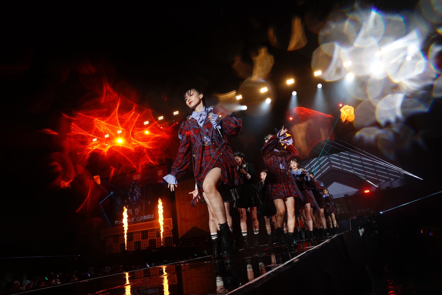 「P.I.C.」を披露する=LOVEと≠ME。(c)YOANI