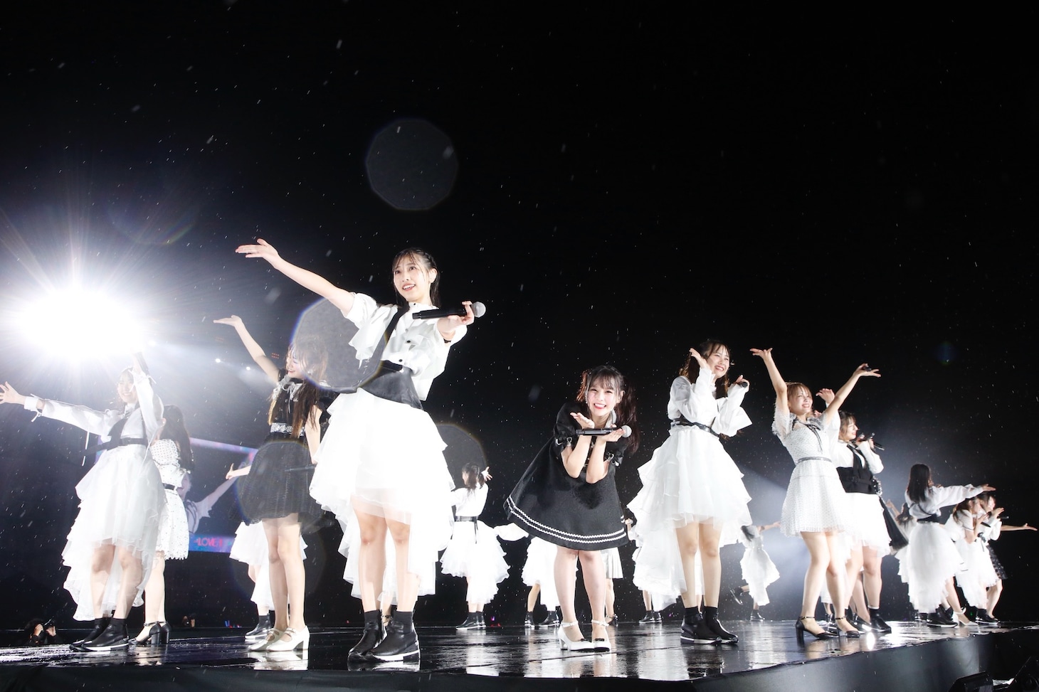 「イコノイフェス2021」夜の部の様子。(c)YOANI