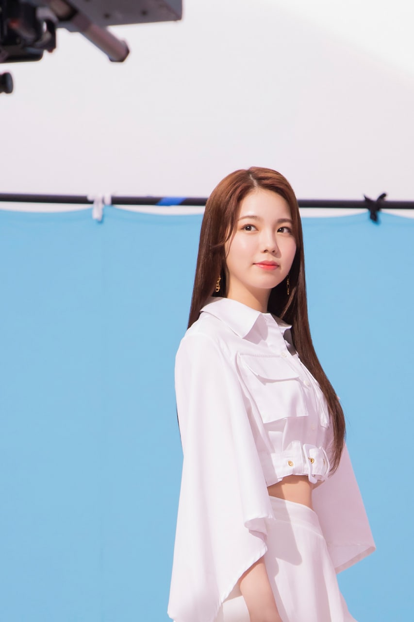 ALFACE_NiziU_CM202110_AYAKA01.