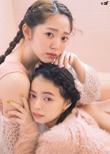 鈴木愛理と上國料萌衣（アンジュルム）。