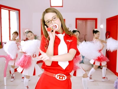 Tommy february6「Love is forever」ミュージックビデオのサムネイル。