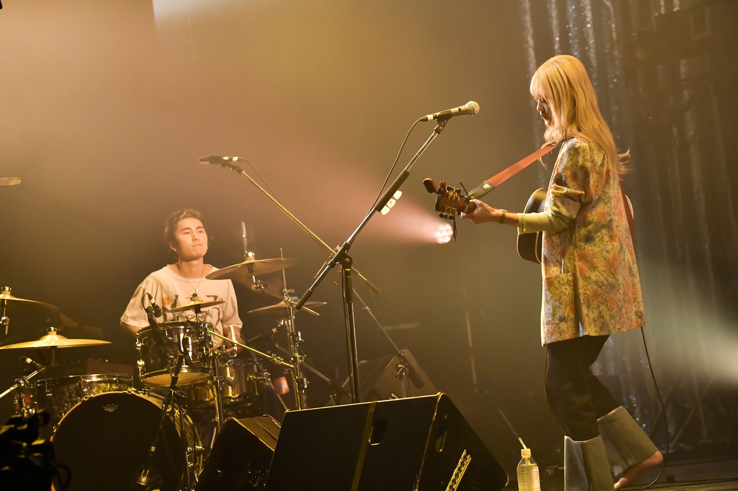 左から泉大智（DISH//）、mihoro*。（Photo by AZUSA TAKADA）