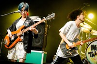 藤田（B）、朝日（G）（撮影：橋本塁）