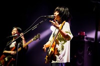 もっさ（Vo, G）（撮影：橋本塁）