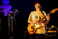 もっさ（Vo, G）（撮影：橋本塁）