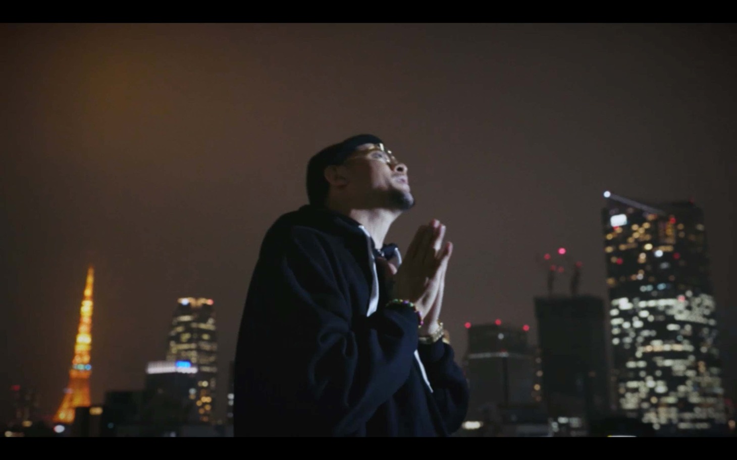 SKY-HI「Good 4 You」ミュージックビデオより。
