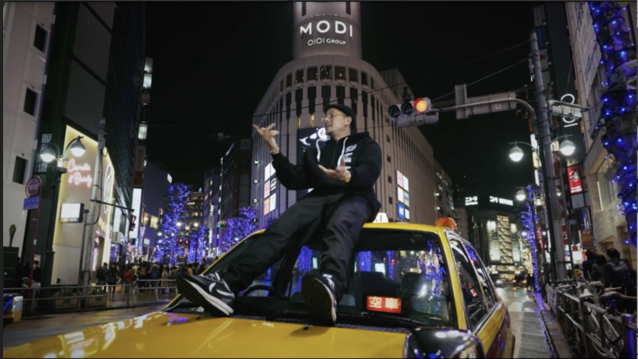 SKY-HI「Good 4 You」ミュージックビデオより。