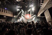 PEOPLE 1「ベッドルーム大衆音楽」東京公演の様子。（Photo by Yoshio Nakaiso）